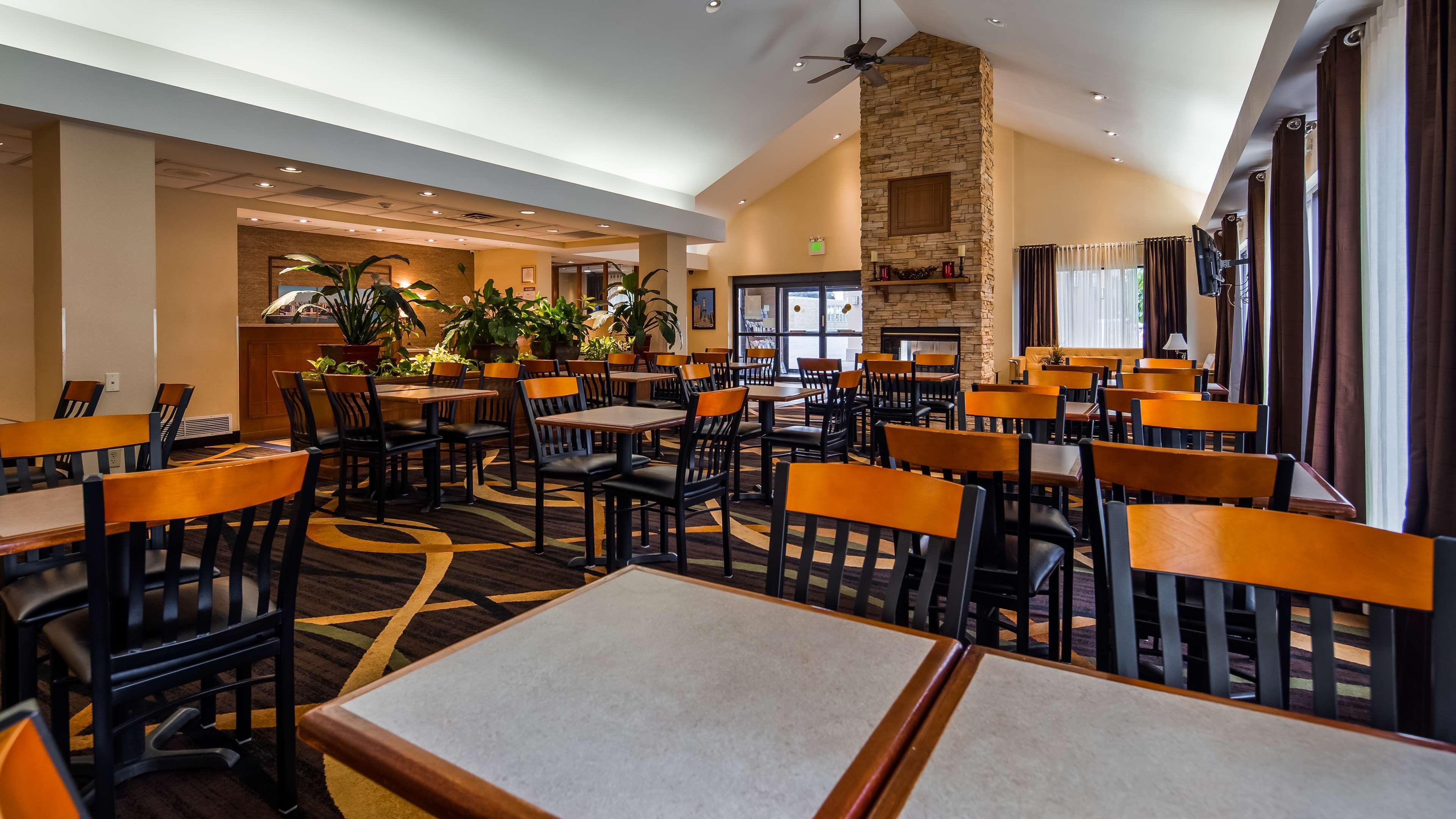 Best Western PLUS Galleria Inn&Suites Cheektowaga Exterior foto