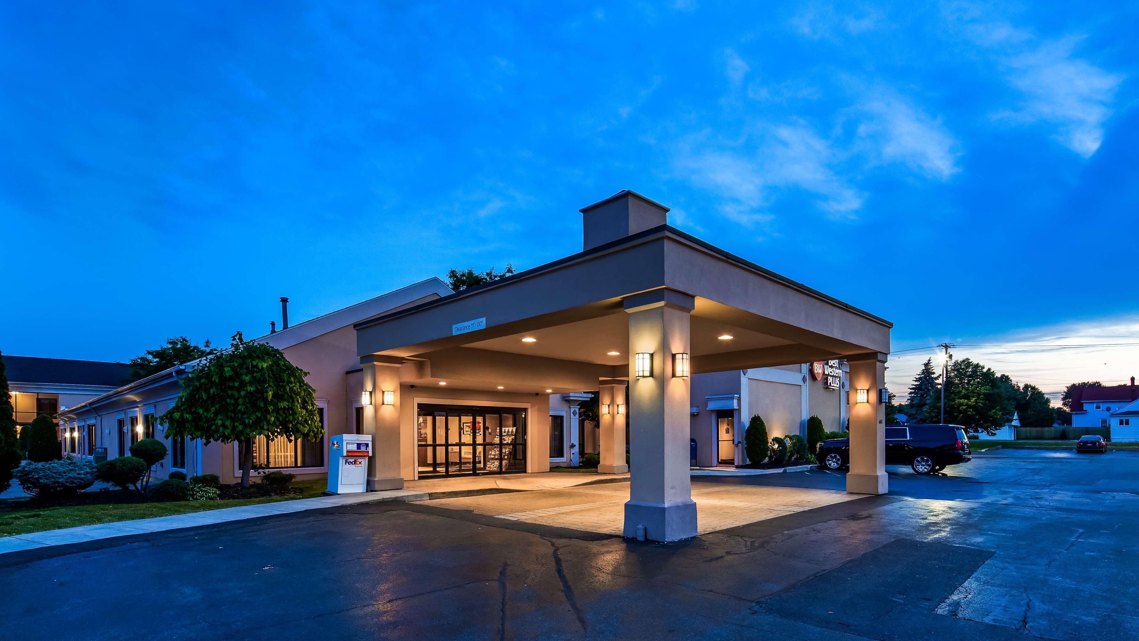 Best Western PLUS Galleria Inn&Suites Cheektowaga Exterior foto